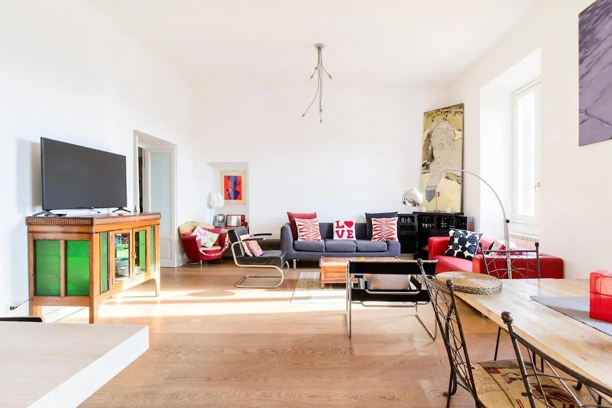 Principe House, Central Rome, 3 Bedroom 2 Bath, Elegant Apartment Full Of Light 0*, Rome Italy