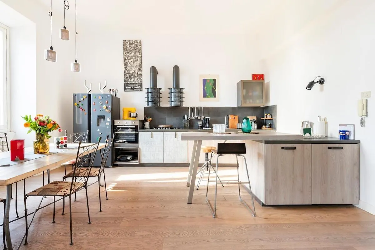 Principe House, Central Rome, 3 Bedroom 2 Bath, Elegant Apartment Full Of Light 0*, Rome Italy