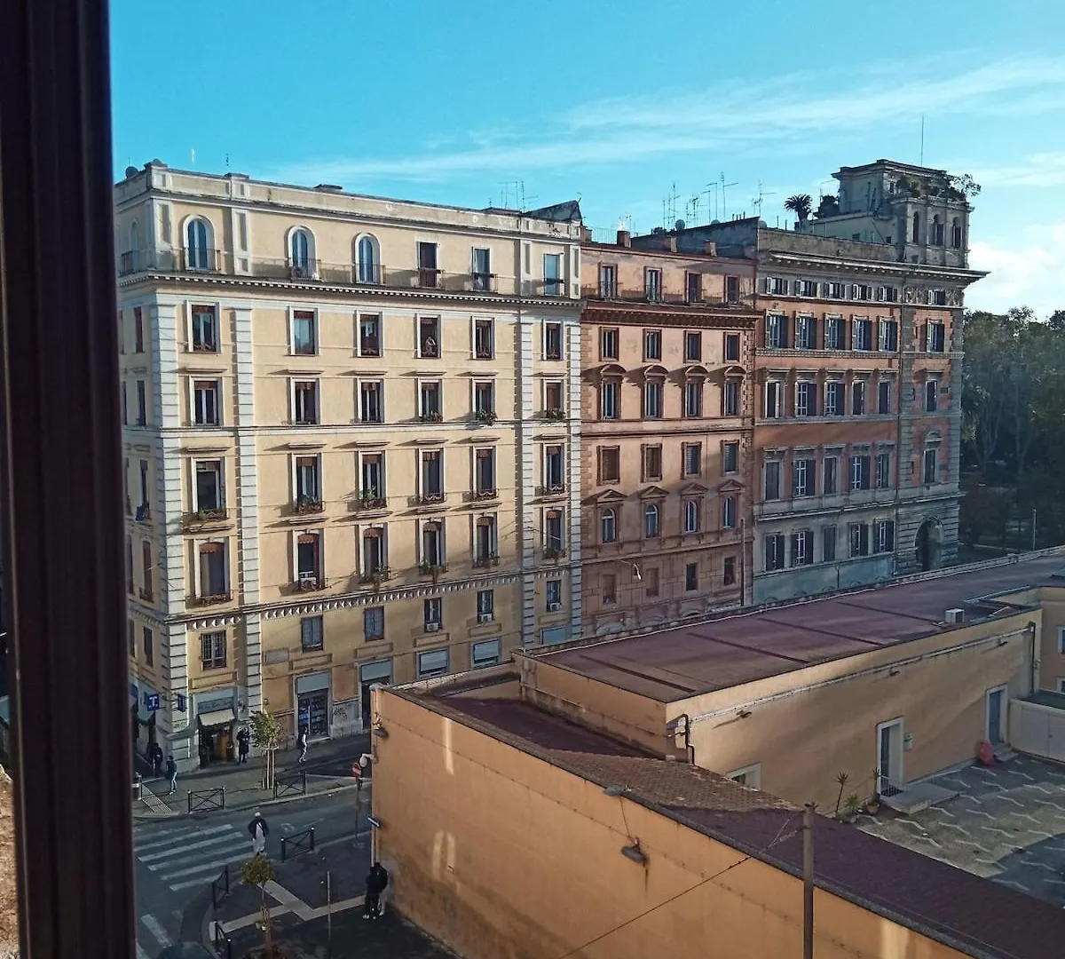 Principe House, Central Rome, 3 Bedroom 2 Bath, Elegant Apartment Full Of Light