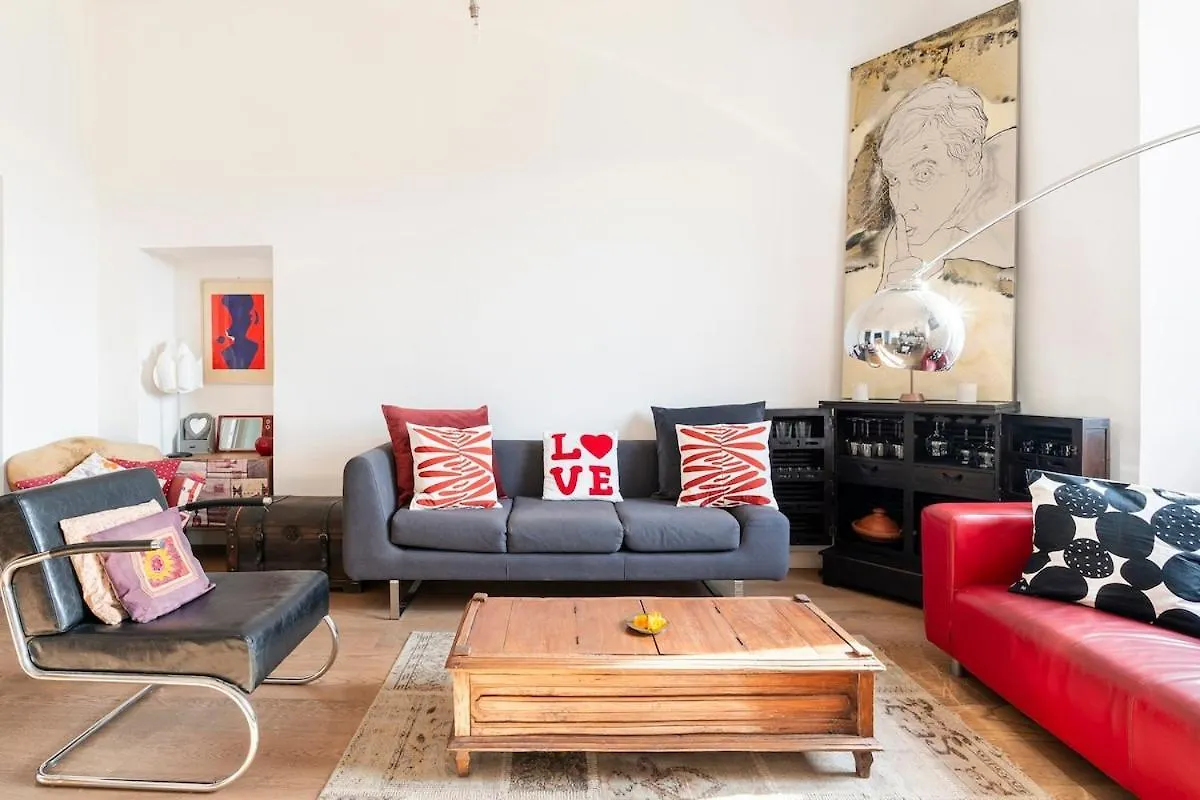 Principe House, Central Rome, 3 Bedroom 2 Bath, Elegant Apartment Full Of Light