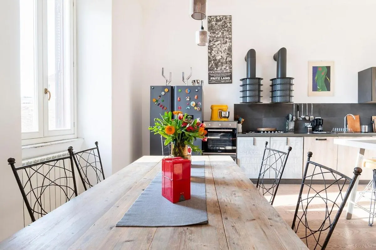 Principe House, Central Rome, 3 Bedroom 2 Bath, Elegant Apartment Full Of Light