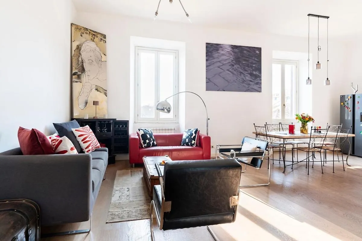Principe House, Central Rome, 3 Bedroom 2 Bath, Elegant Apartment Full Of Light