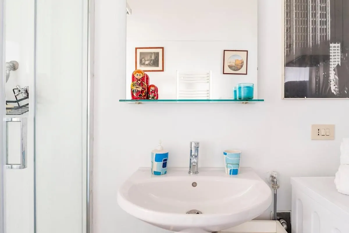 Principe House, Central Rome, 3 Bedroom 2 Bath, Elegant Apartment Full Of Light 0*, Rome Italy