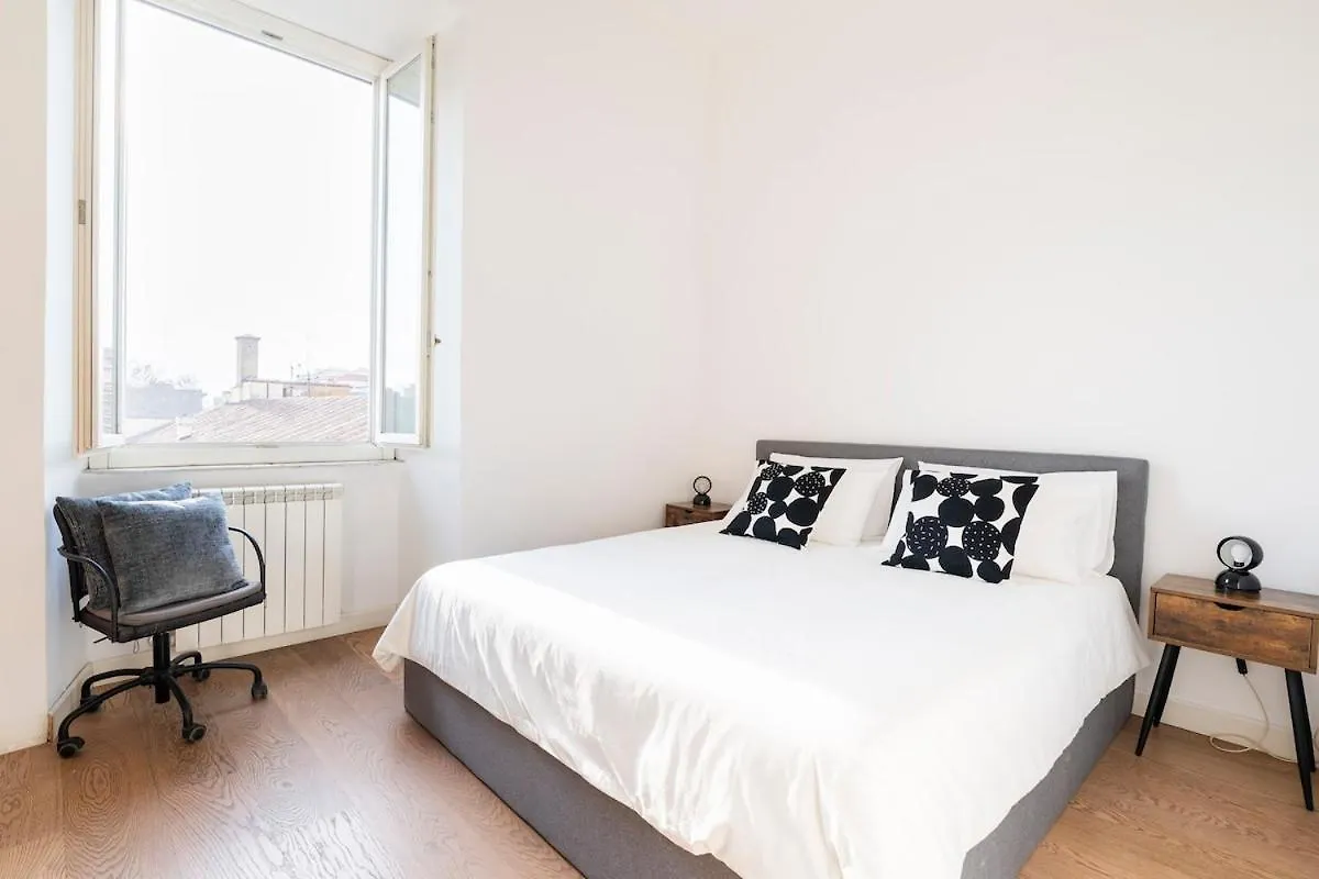Principe House, Central Rome, 3 Bedroom 2 Bath, Elegant Apartment Full Of Light Italy