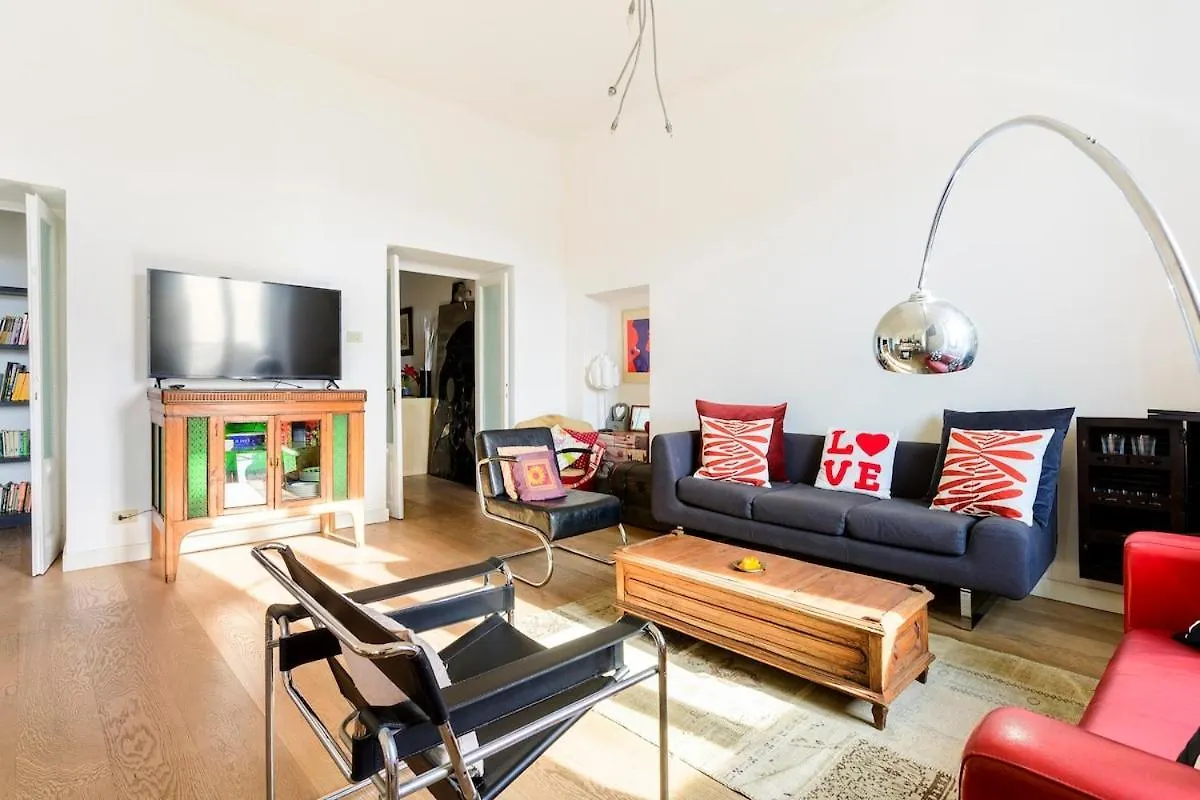 Principe House, Central Rome, 3 Bedroom 2 Bath, Elegant Apartment Full Of Light location